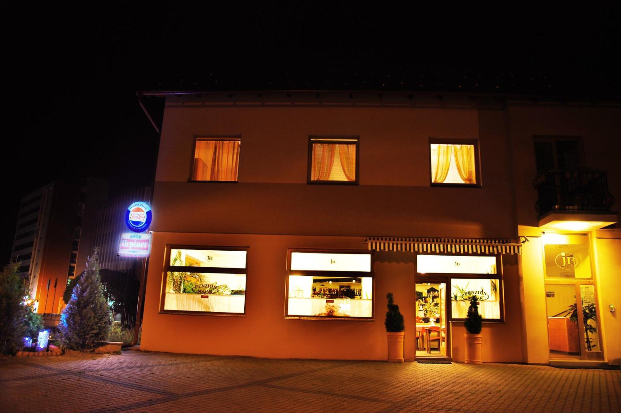 Penzion Majak Banská Bystrica Esterno foto