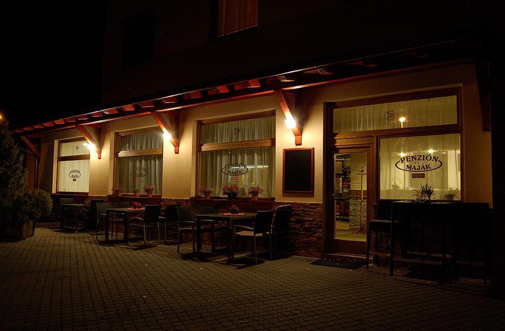 Penzion Majak Banská Bystrica Esterno foto