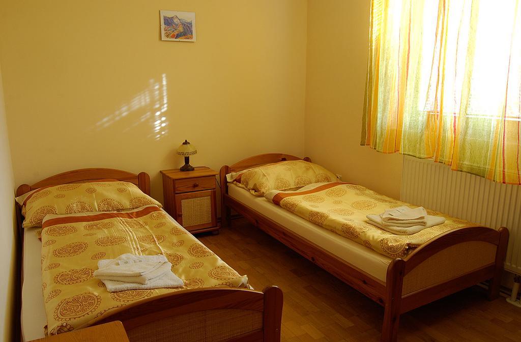 Penzion Majak Banská Bystrica Esterno foto